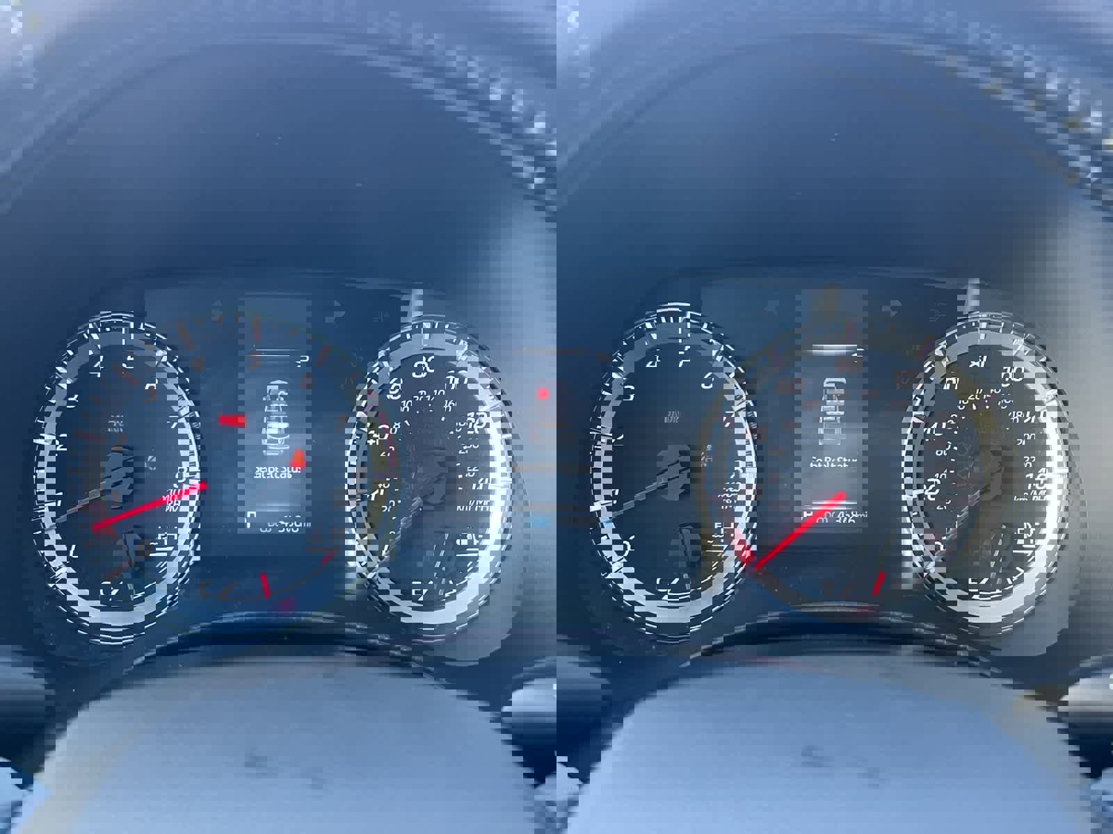 Used 2021 Toyota Highlander LE image 25