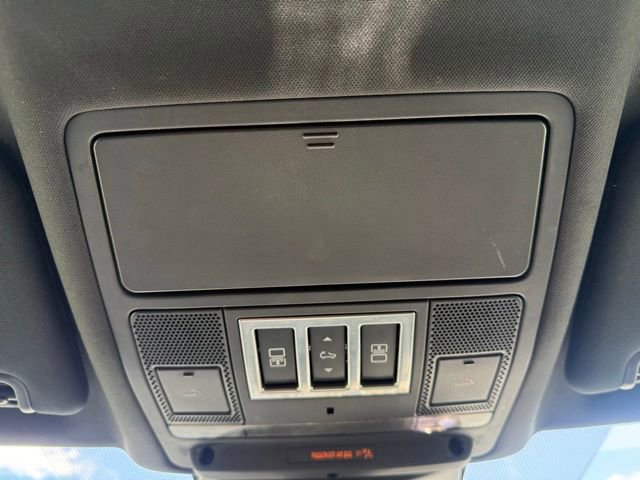 Used 2018 Land Rover Discovery HSE Luxury AWD/4WD image 34