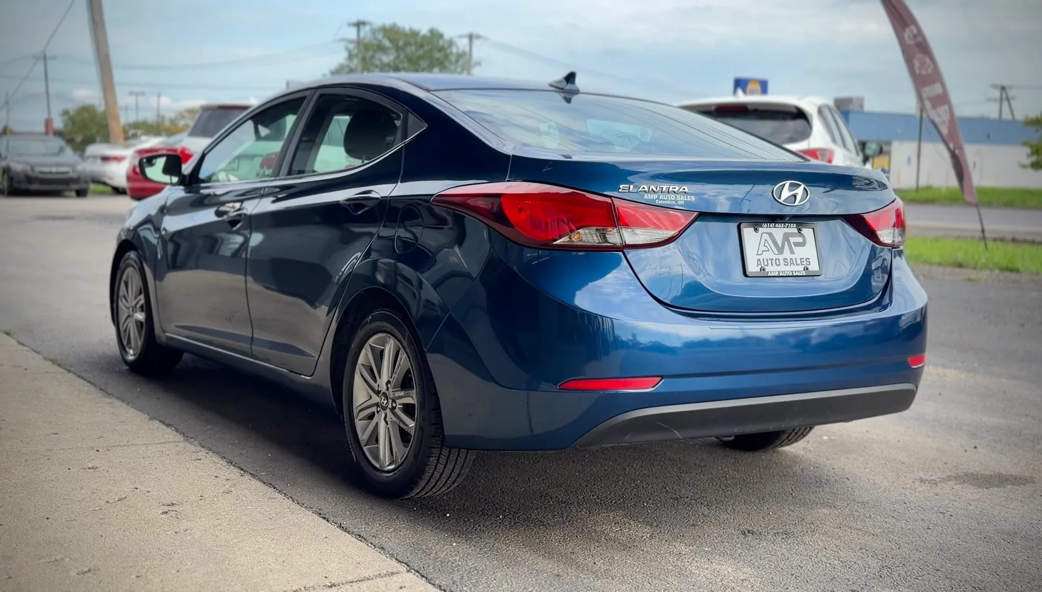 Used 2015 Hyundai Elantra SE w/ Option Group 03 FWD image 4