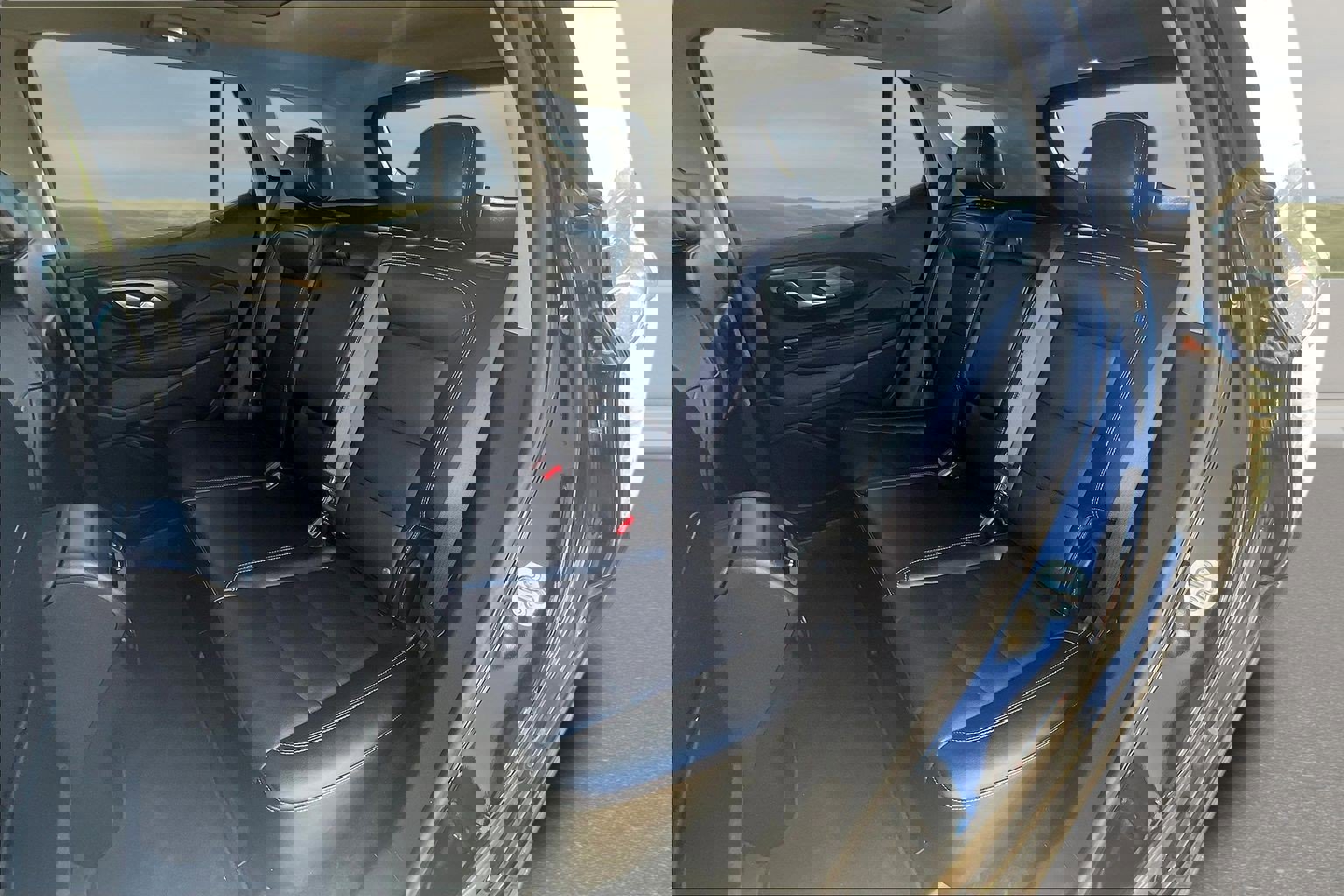 Used 2024 GMC Terrain SLT w/ Infotainment Package II image 14