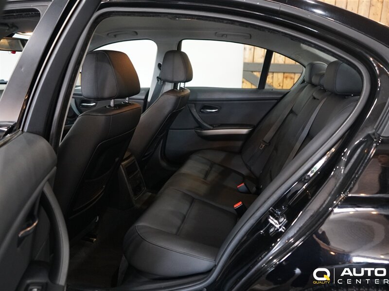 Used 2007 BMW 323i Sedan RWD image 19
