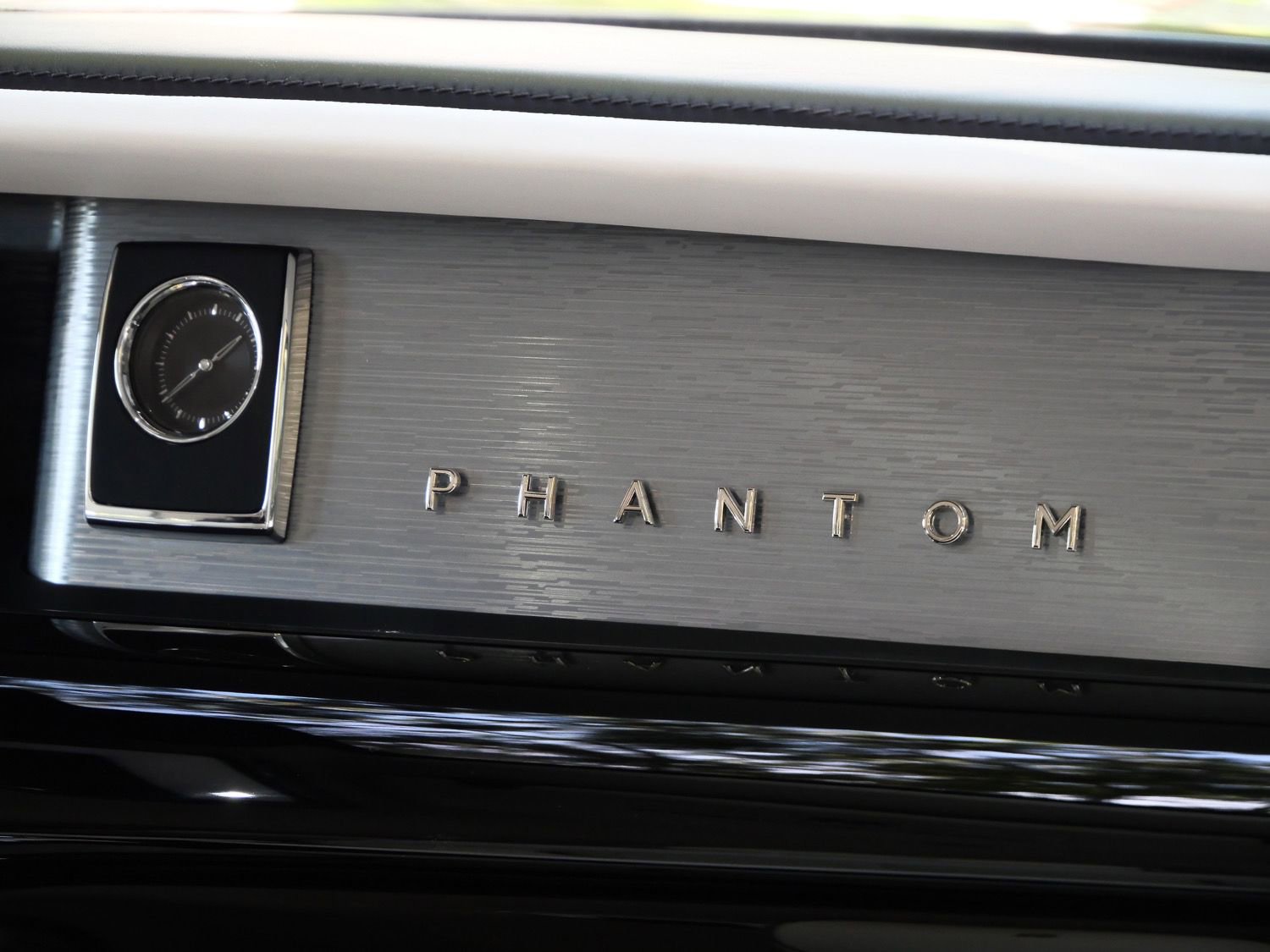 Certified 2022 Rolls-Royce Phantom Extended Wheelbase w/ The Phantom Package RWD image 19
