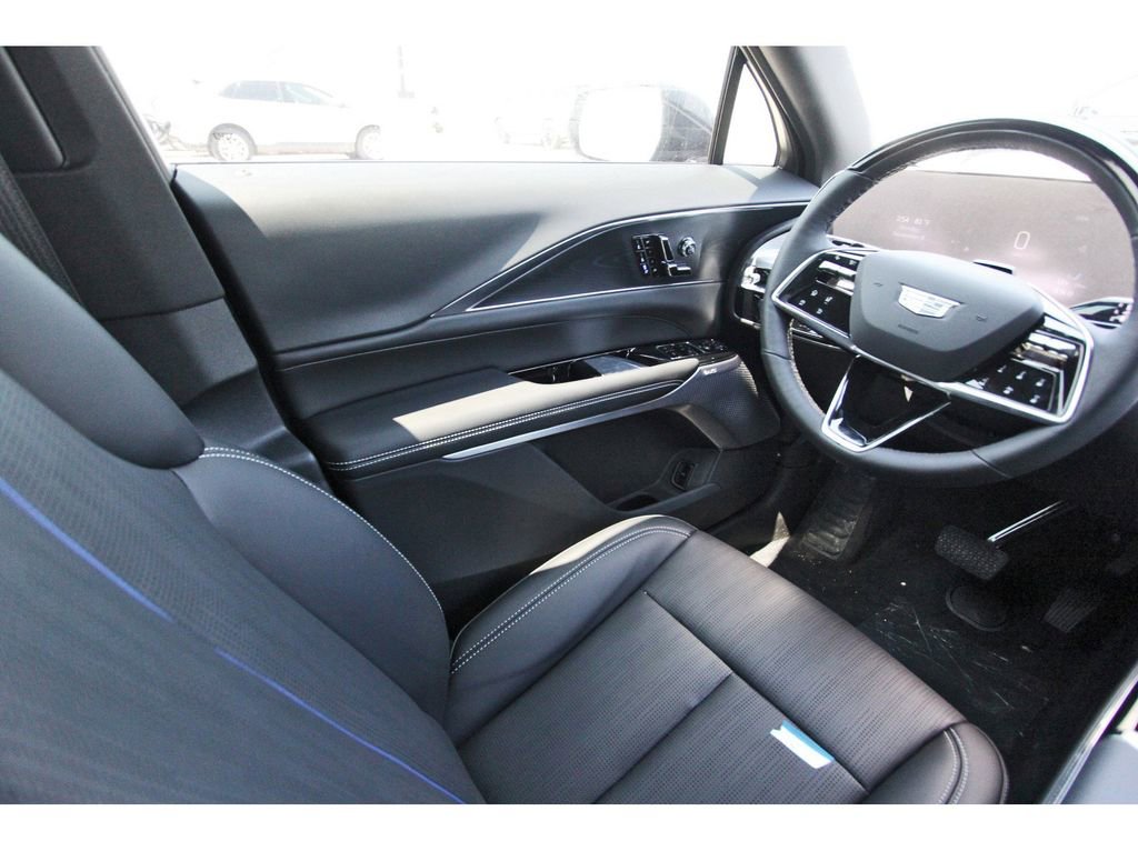 New 2026 Cadillac Lyriq Signature Luxury image 8