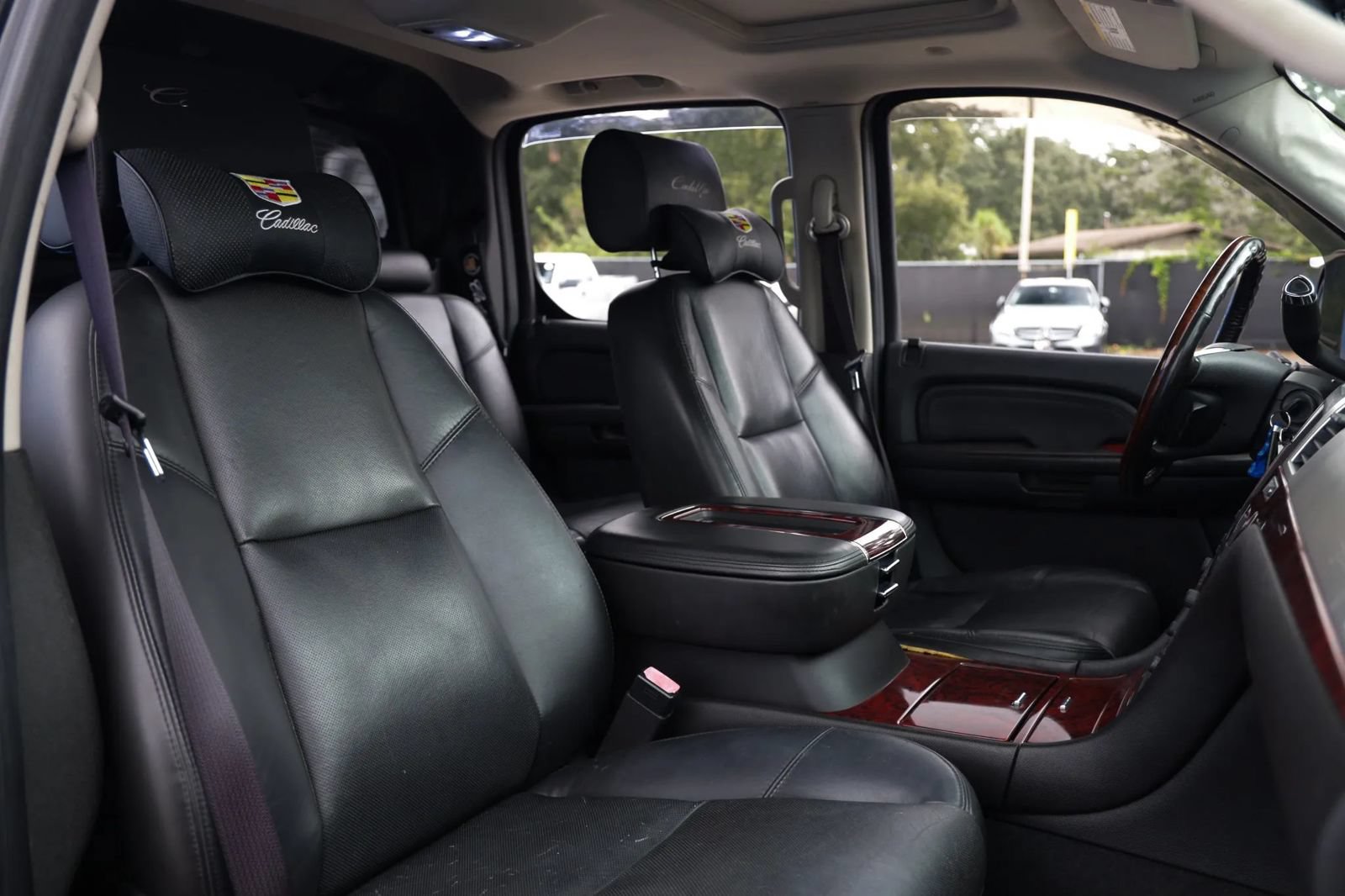 Used 2007 Cadillac Escalade EXT w/ Information Package AWD/4WD image 26