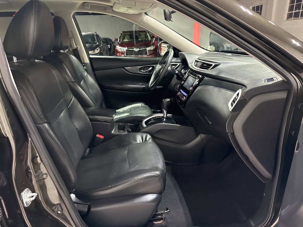 Used 2015 Nissan Rogue SL w/ SL Premium Package image 40