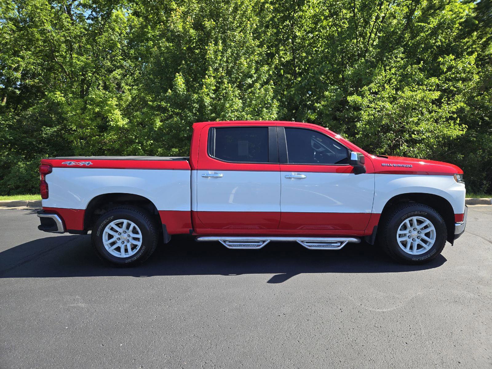 Used 2019 Chevrolet Silverado 1500 LT w/ All-Star Edition AWD/4WD image 2