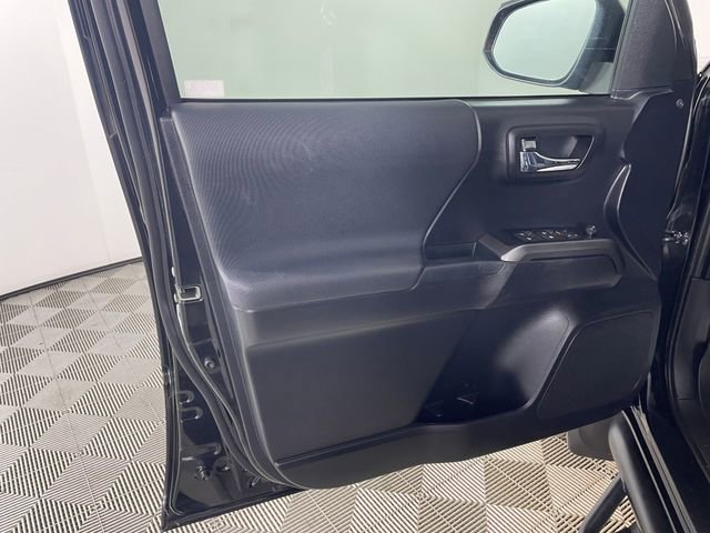 Used 2019 Toyota Tacoma TRD Off-Road RWD image 16