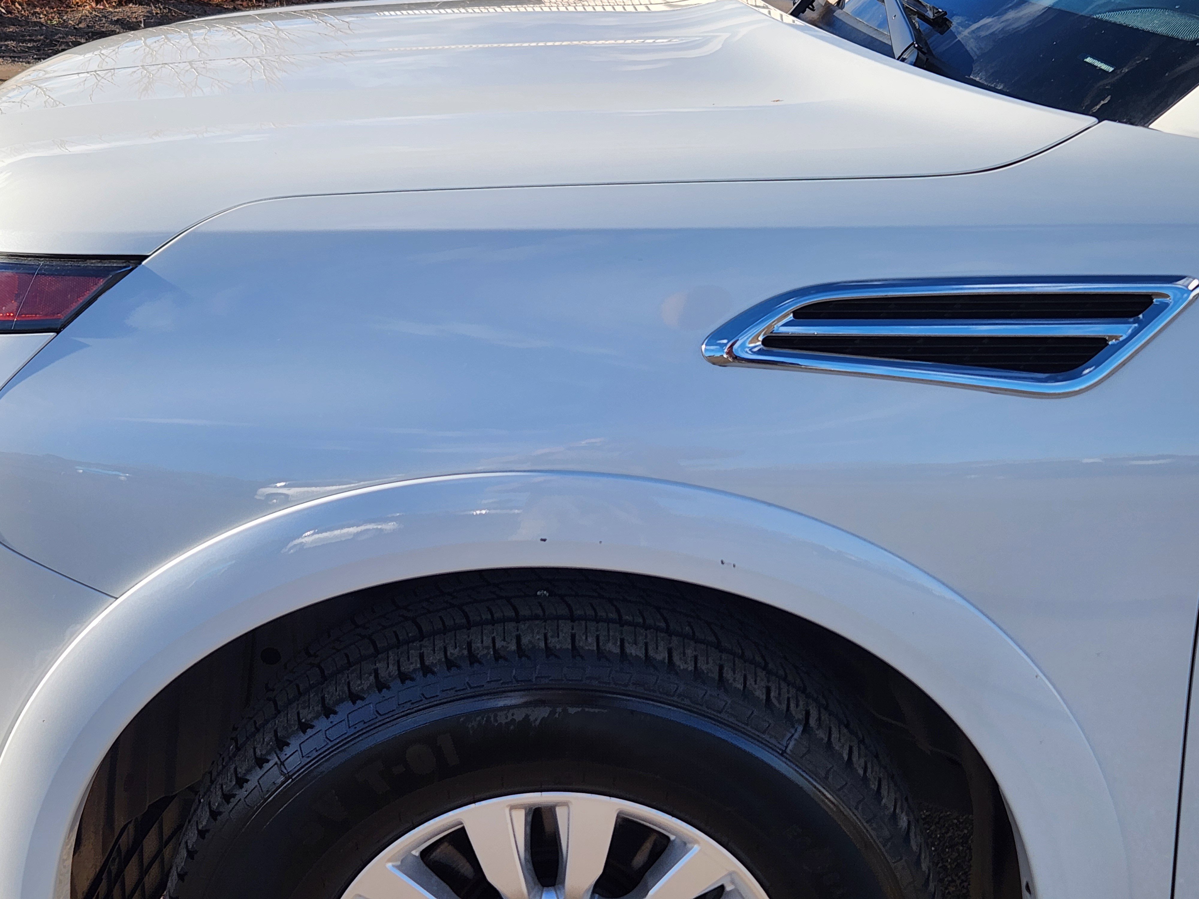 Used 2023 Nissan Armada SV image 7