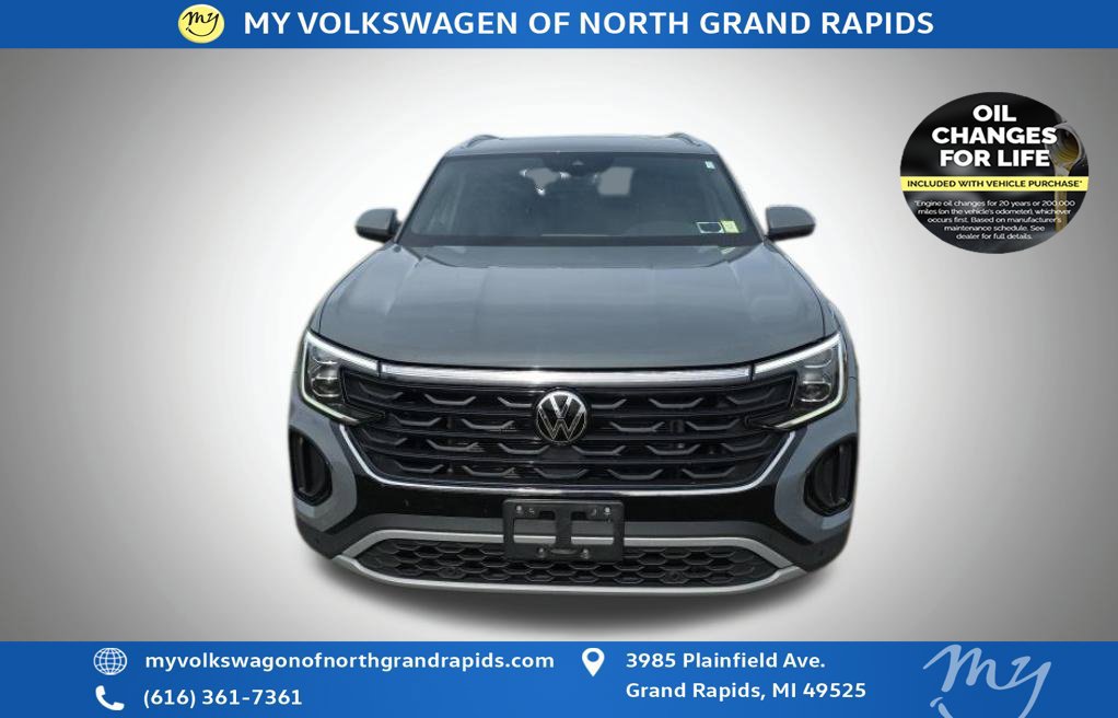 Used 2024 Volkswagen Atlas Cross Sport SE AWD/4WD image 3