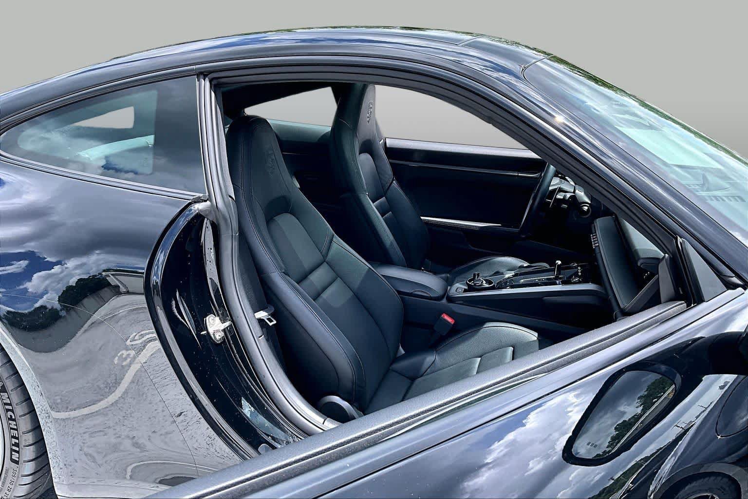 Used 2020 Porsche 911 Carrera RWD image 9