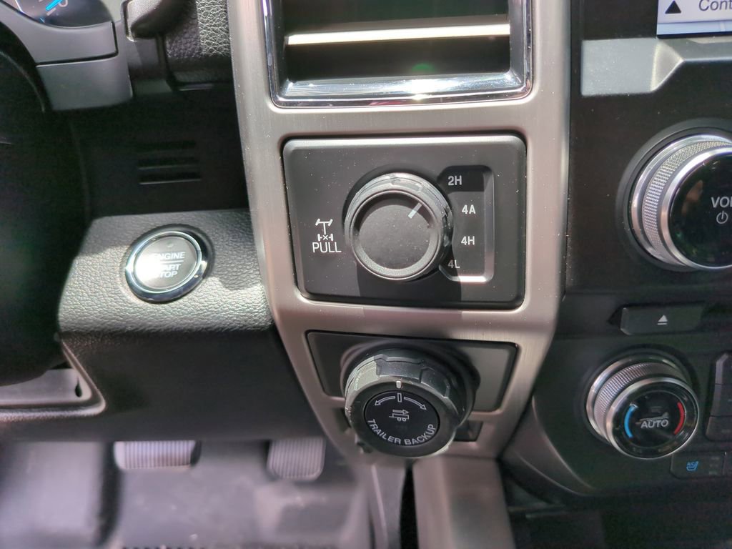 Used 2017 Ford F150 Platinum w/ Equipment Group 701A Luxury AWD/4WD image 27