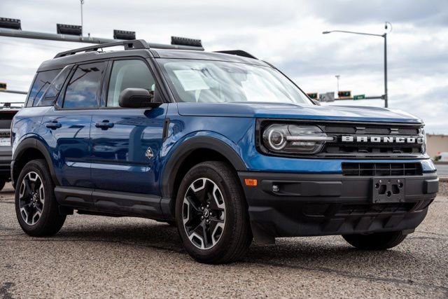 Used 2023 Ford Bronco Sport Outer Banks AWD/4WD image 3