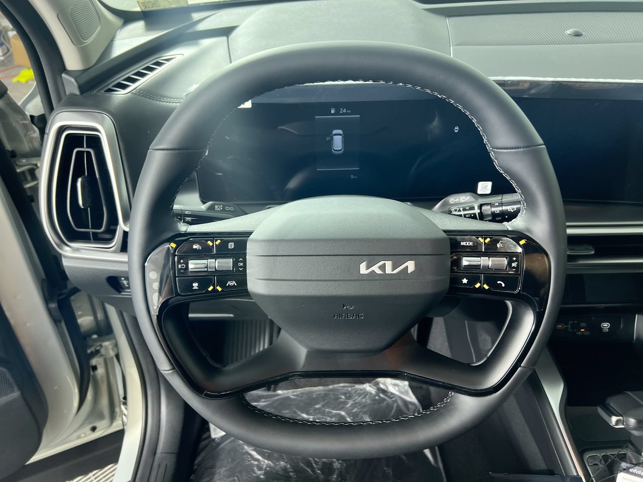 New 2026 Kia Sorento LX FWD image 16
