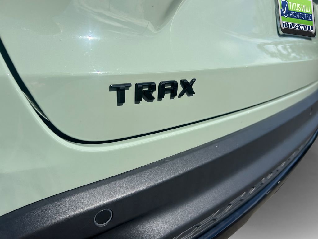 Used 2024 Chevrolet Trax RS w/ Sunroof Package FWD image 35