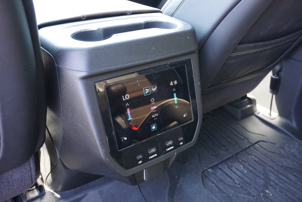 Used 2026 GMC Yukon XL Denali Ultimate AWD/4WD image 28