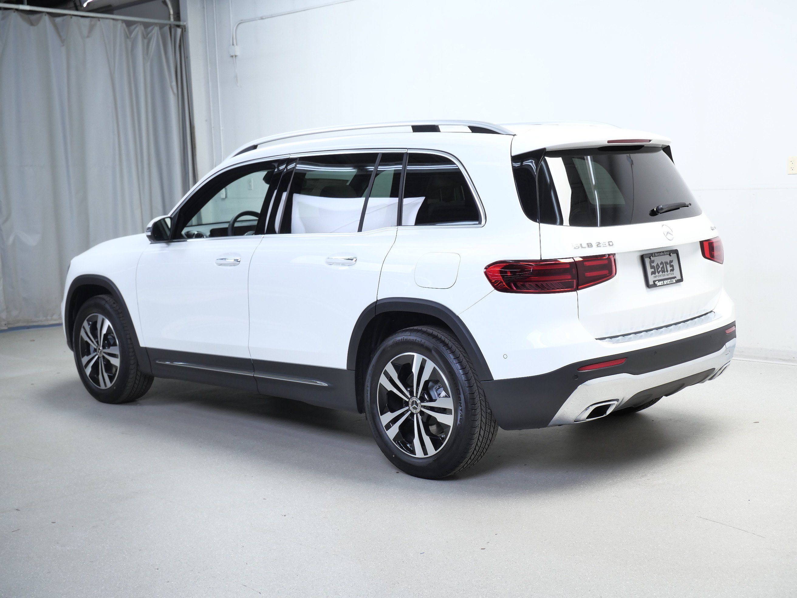 New 2026 Mercedes-Benz GLB 250 4MATIC image 6