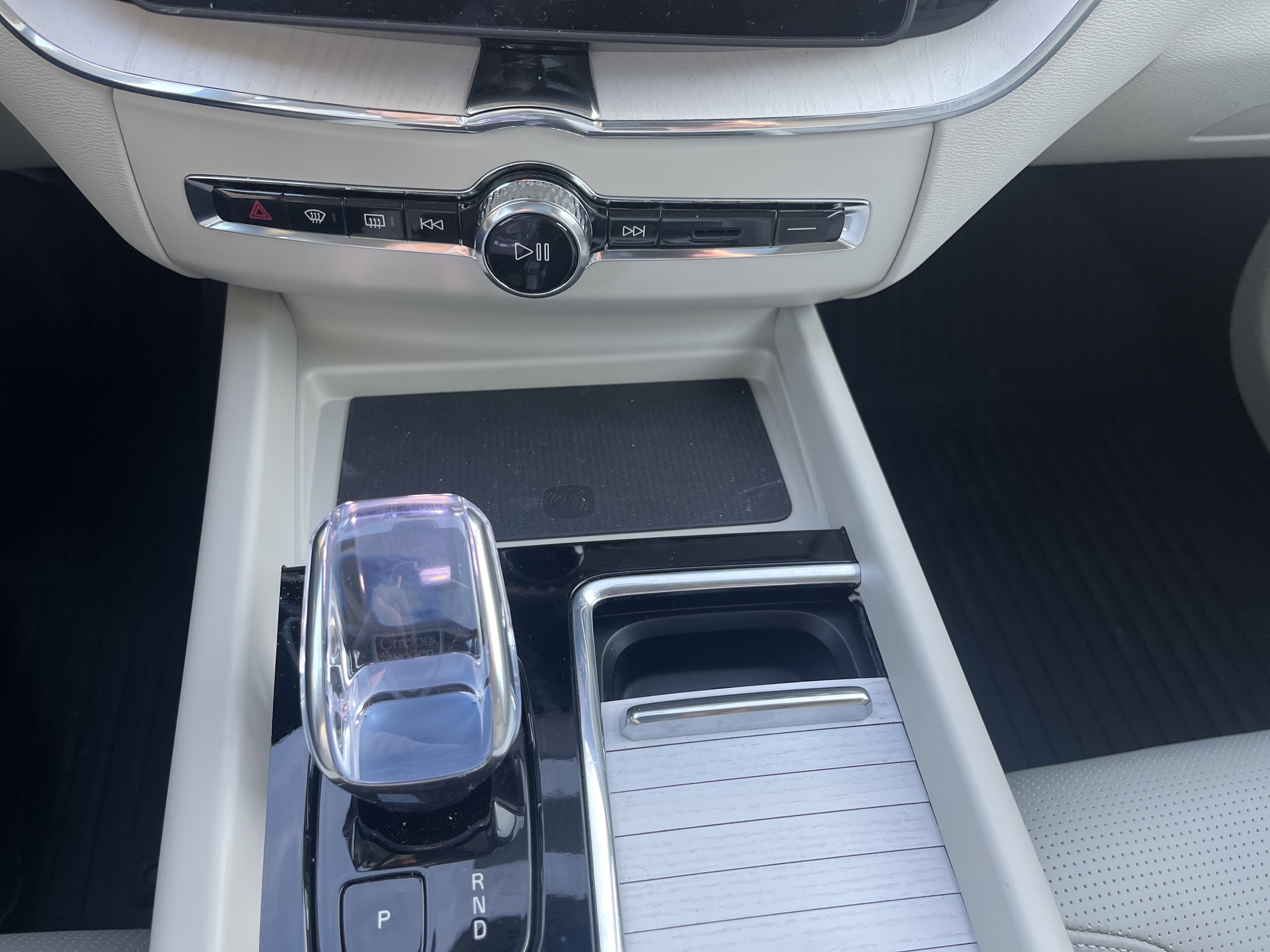 New 2026 Volvo XC60 B5 Ultra w/ Protection Package Premier image 17