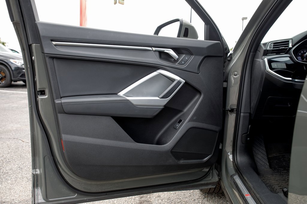 Used 2020 Audi Q3 2.0T Premium w/ Convenience Package image 39