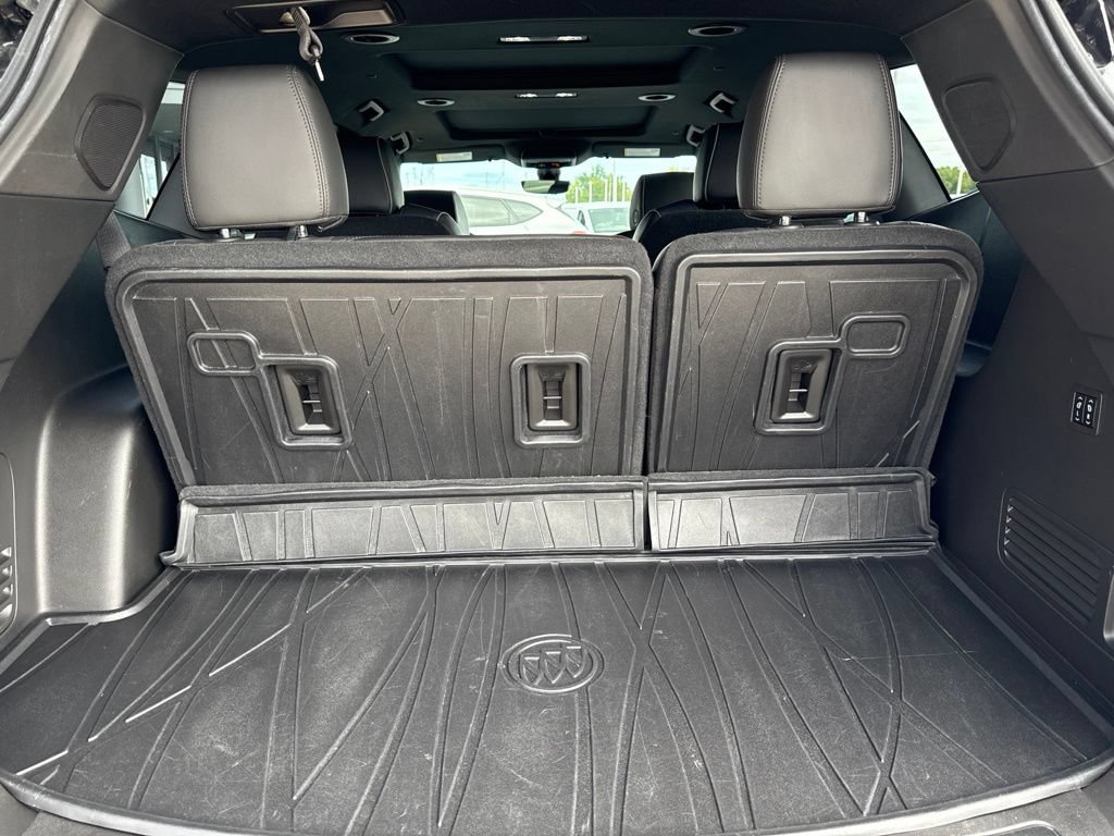 Used 2022 Buick Enclave Avenir w/ Avenir Technology Package AWD/4WD image 18