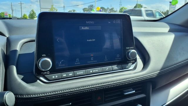 Used 2025 Nissan Rogue SV image 26