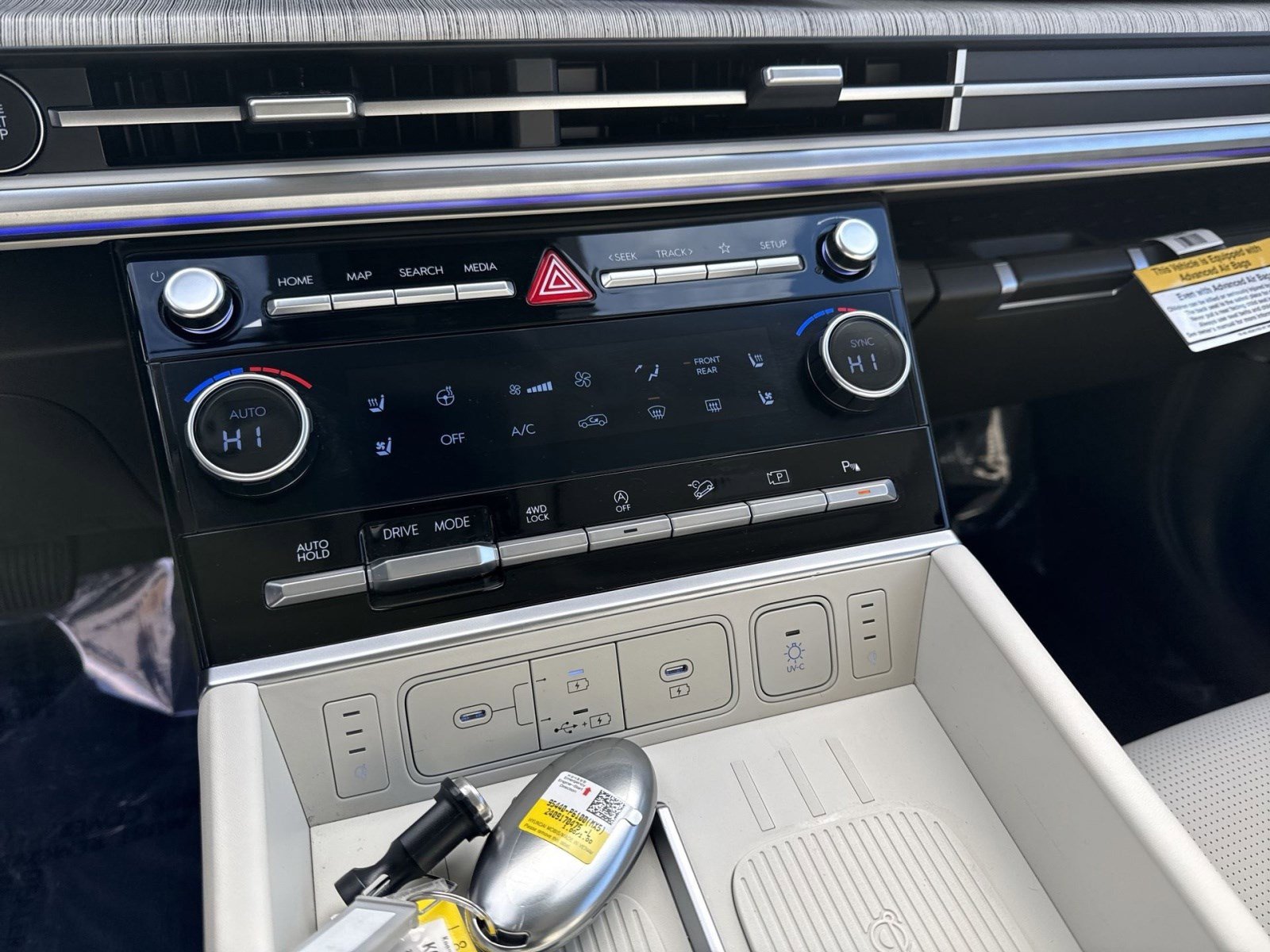 Used 2025 Hyundai Santa Fe Calligraphy image 18