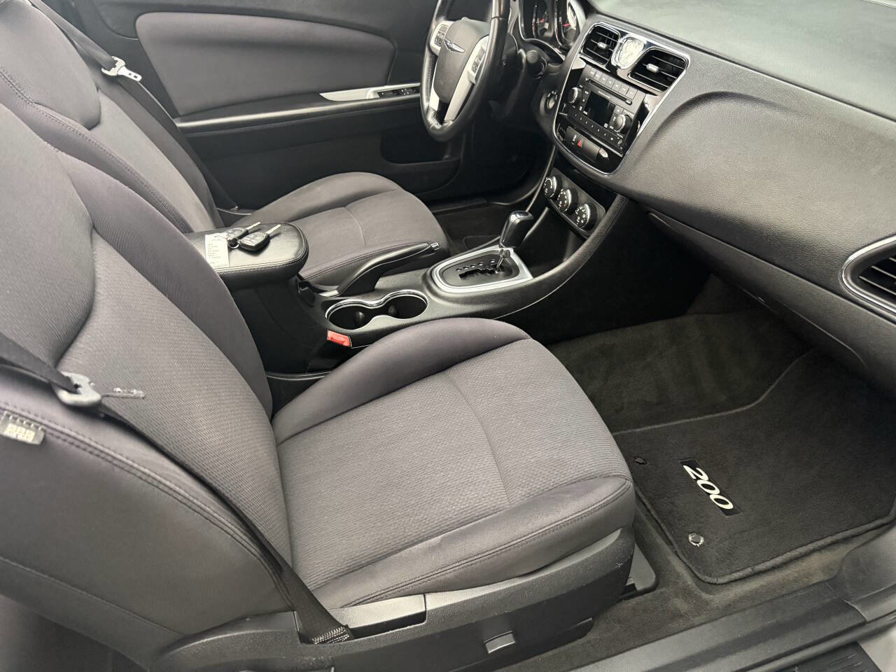 Used 2013 Chrysler 200 Touring image 19