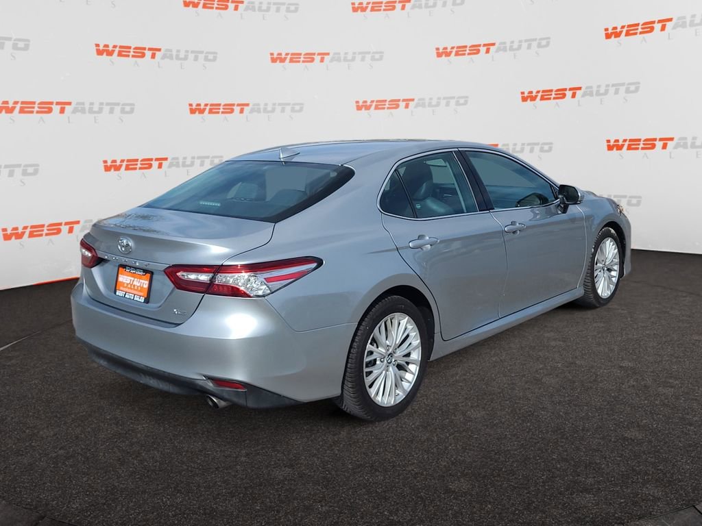 Used 2019 Toyota Camry XLE w/ Carpet Mat Package FWD image 5
