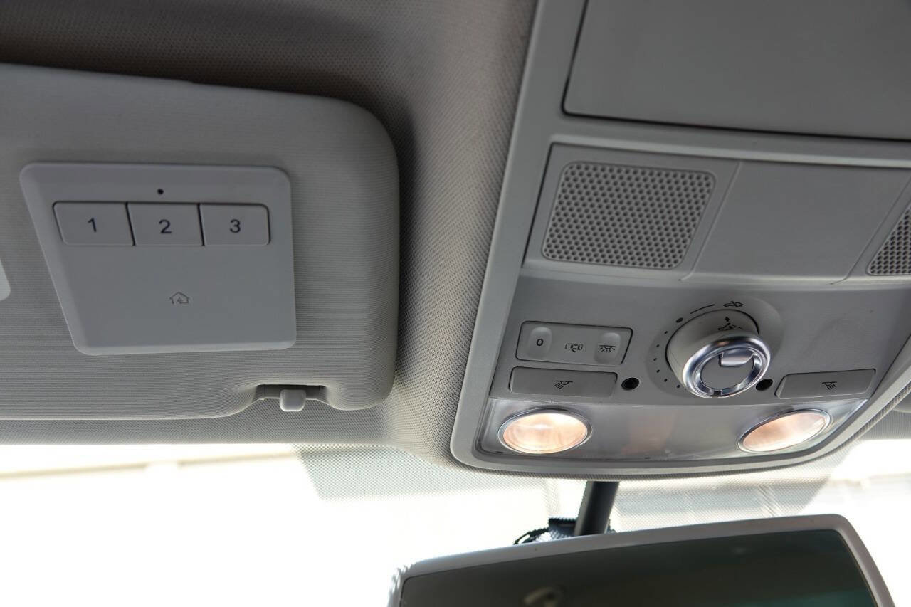 Used 2013 Volkswagen Passat TDI SEL Premium image 69