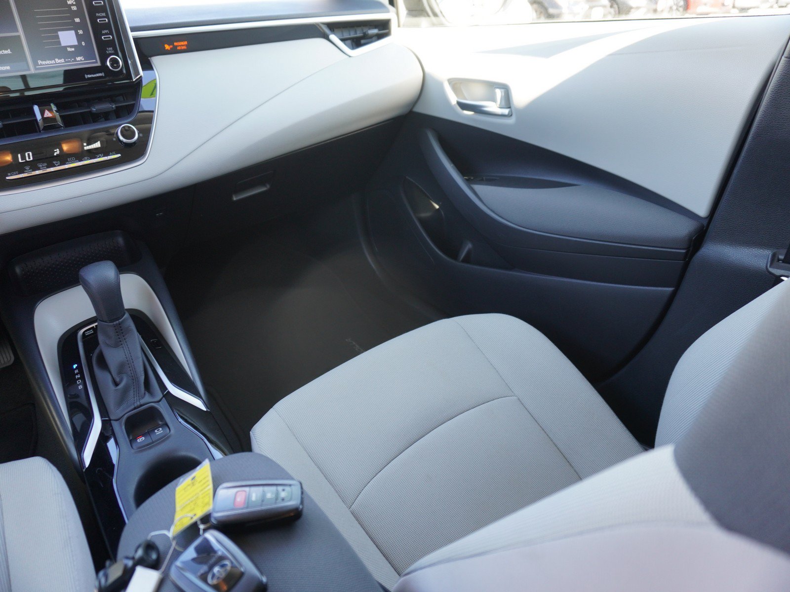 Used 2021 Toyota Corolla LE w/ Carpet Mat Package (TMS) FWD image 14