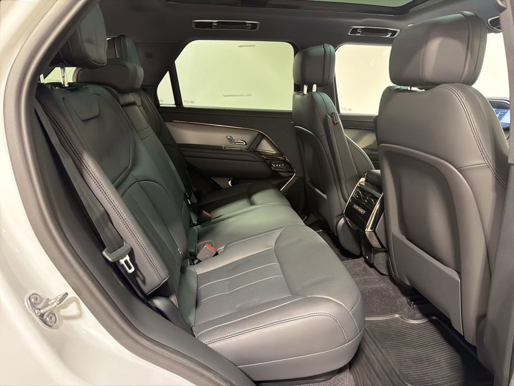 Used 2024 Land Rover Range Rover Sport SE AWD/4WD image 27