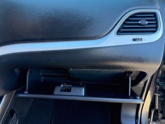 Used 2018 Dodge Journey SE w/ Connectivity Group FWD image 27