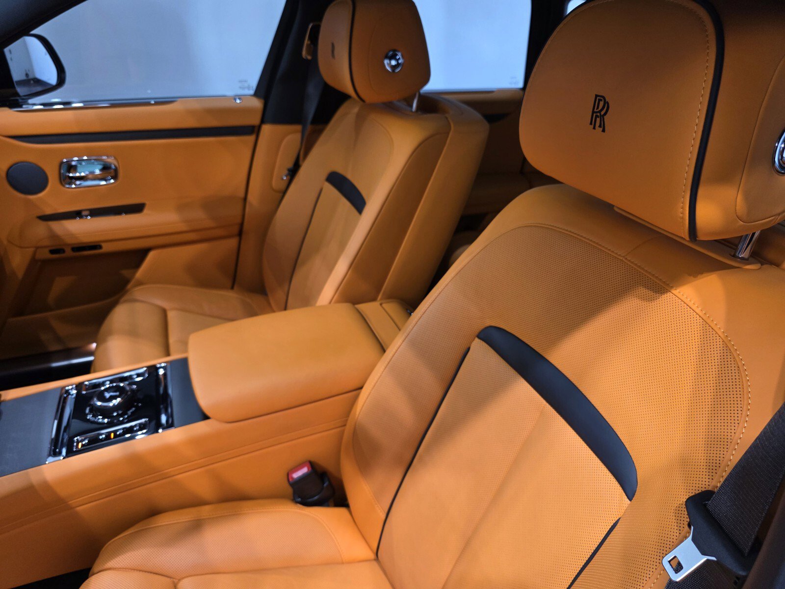 Used 2024 Rolls-Royce Ghost image 8