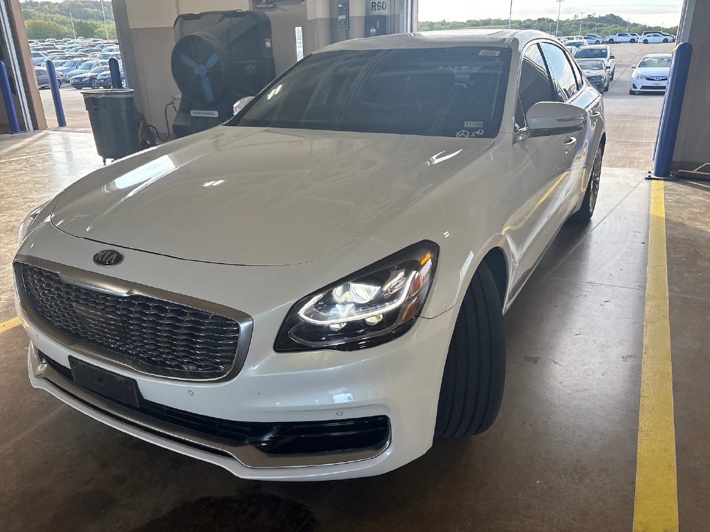 Used 2020 Kia K900 Luxury w/ VIP Package AWD/4WD image 1