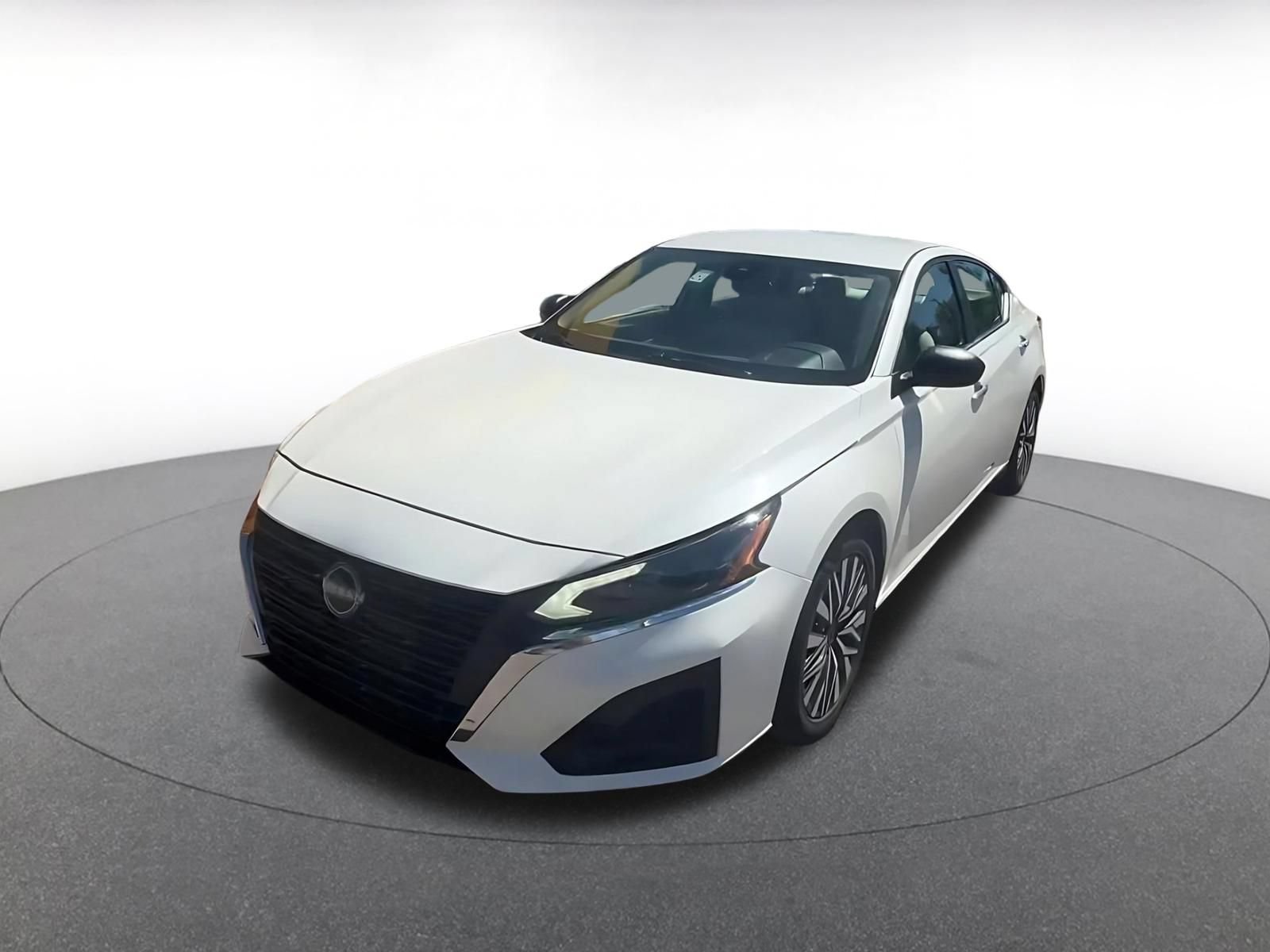 Used 2025 Nissan Altima 2.5 SV FWD image 7