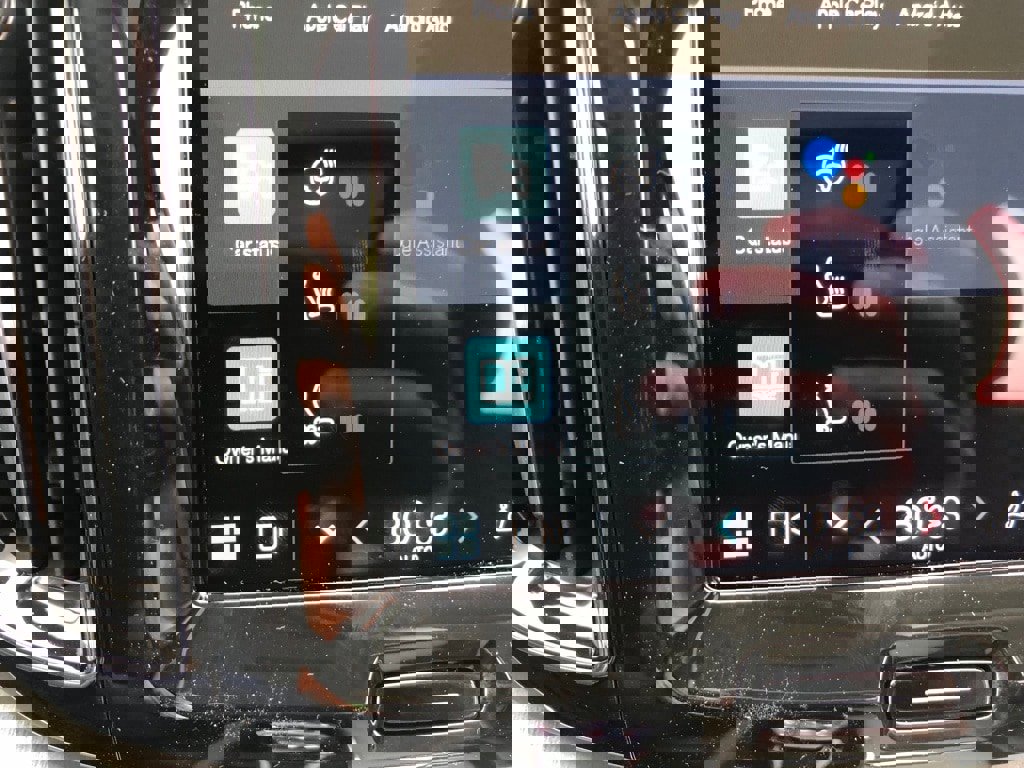 Used 2025 Volvo XC60 B5 Ultra w/ Protection Package Premier image 26