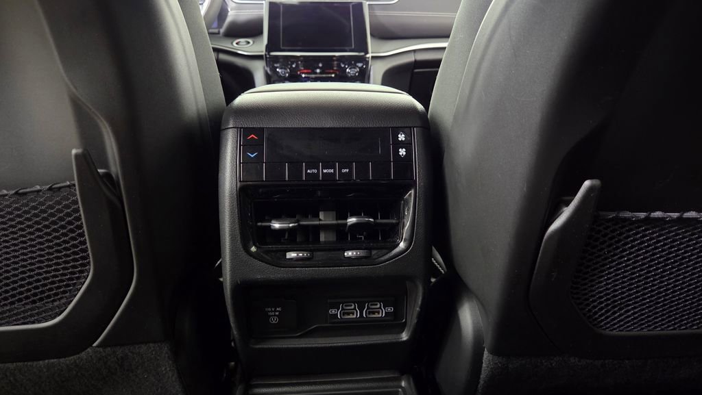 Used 2023 Jeep Grand Cherokee L Laredo AWD/4WD image 32