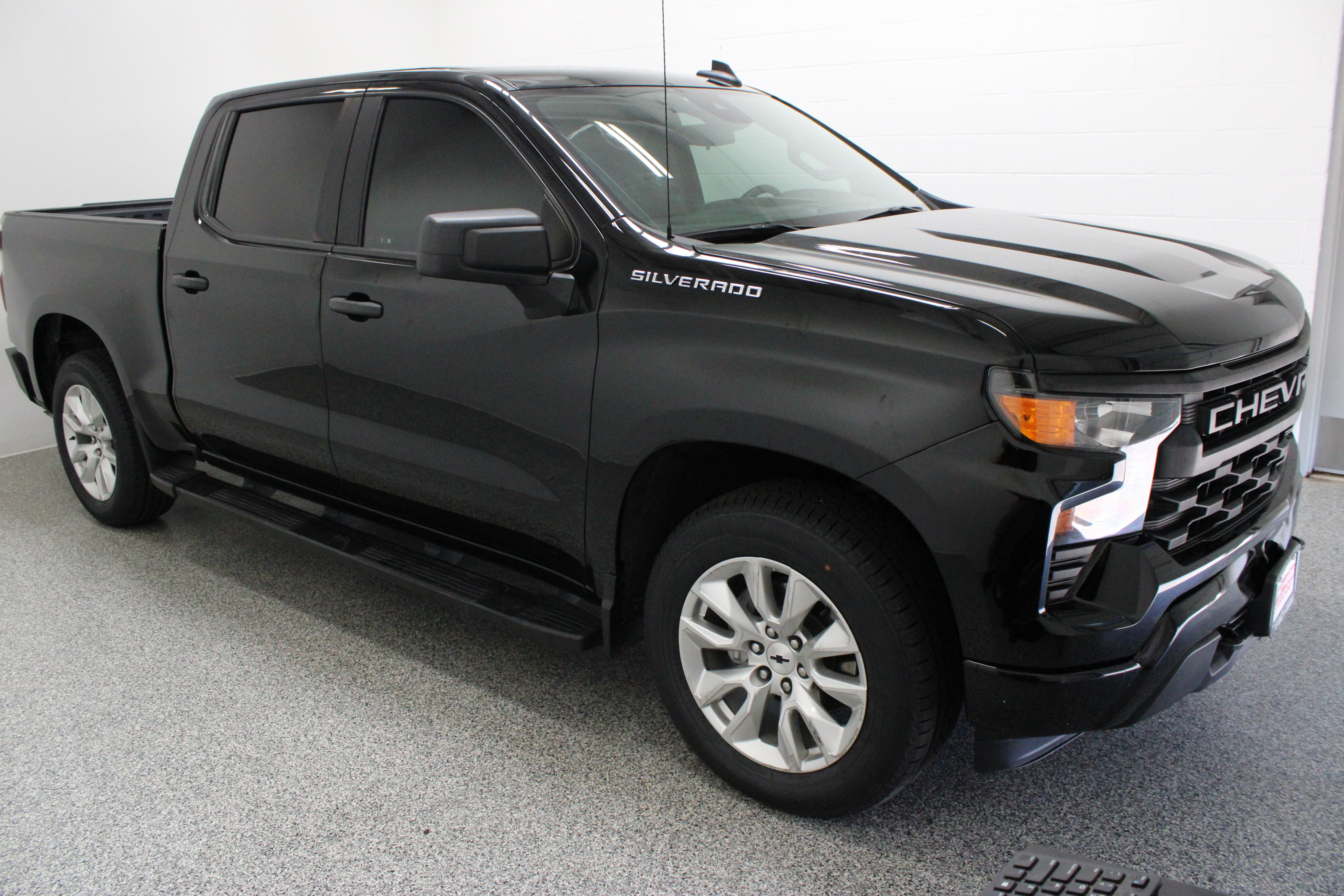 Used 2024 Chevrolet Silverado 1500 Custom RWD image 4