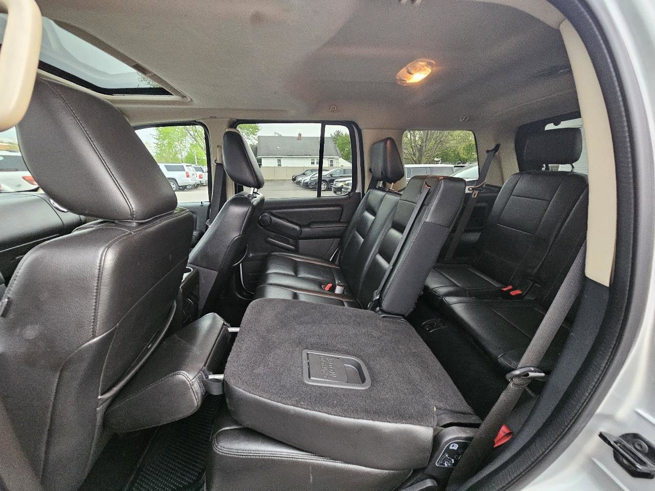 Used 2010 Ford Explorer XLT AWD/4WD image 24