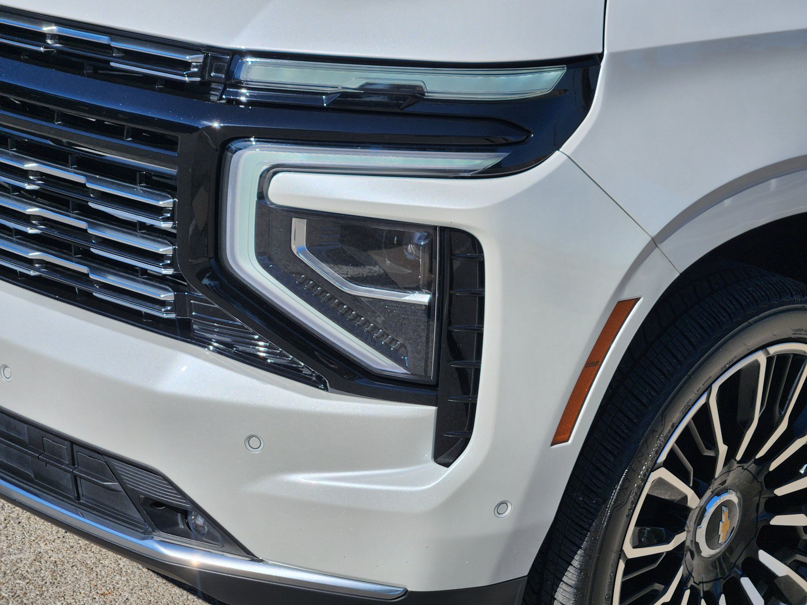 Used 2025 Chevrolet Tahoe High Country AWD/4WD image 30