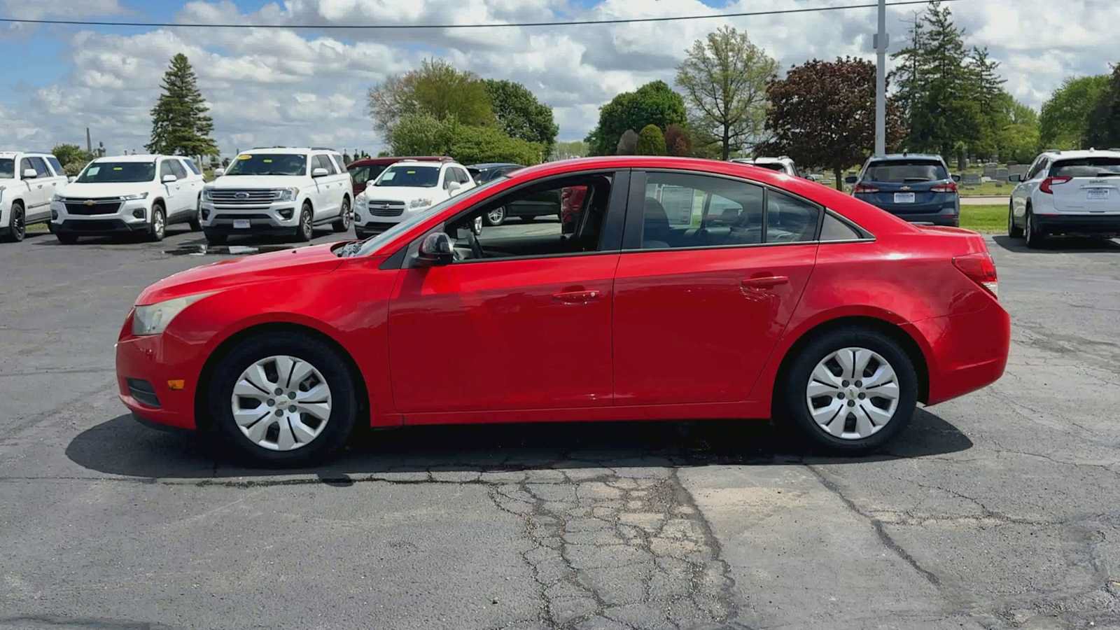 Used 2014 Chevrolet Cruze LS FWD image 5