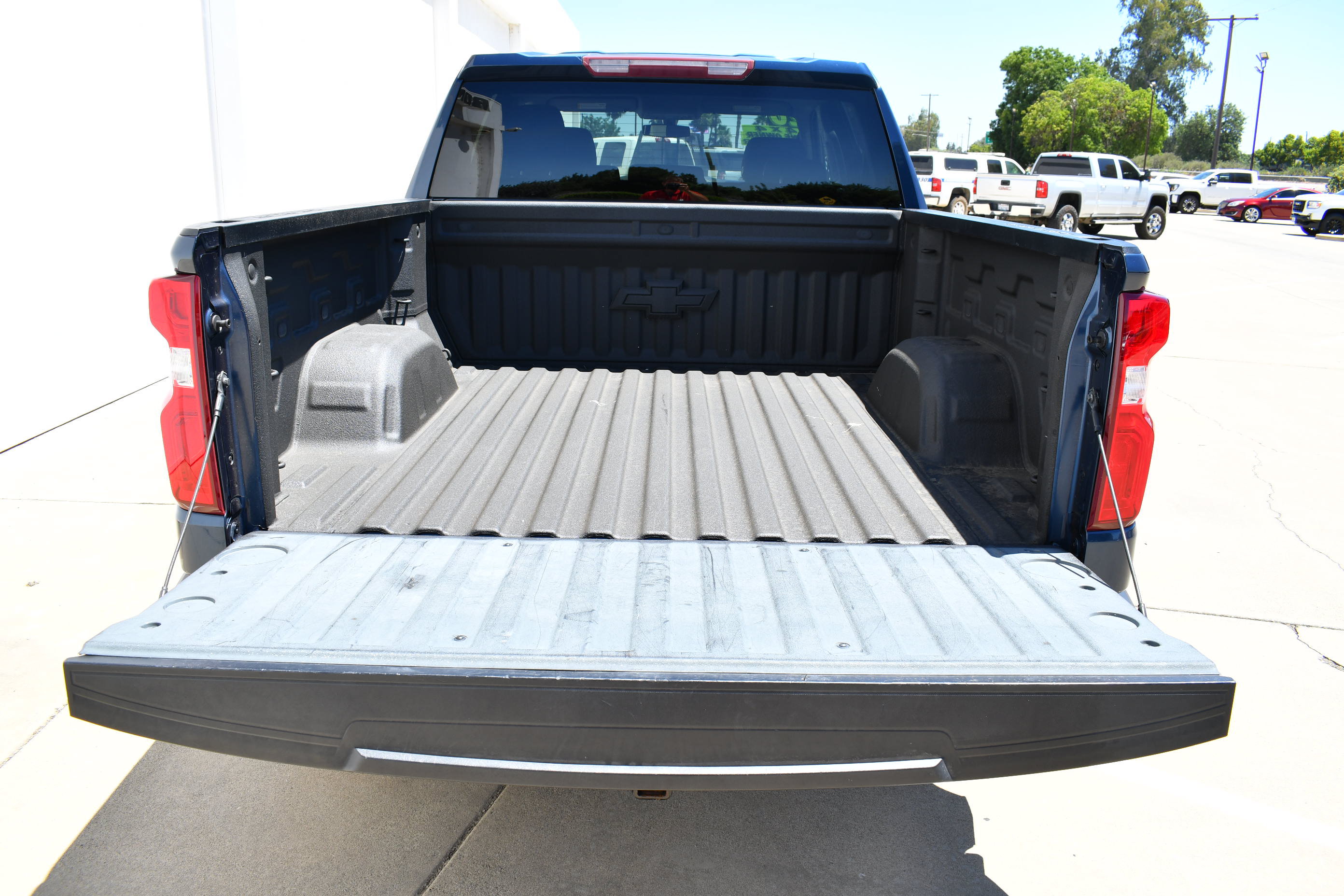 Used 2020 Chevrolet Silverado 1500 RST AWD/4WD image 9