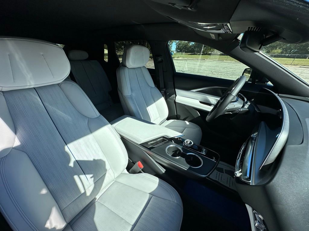 New 2026 Cadillac Lyriq Sport image 10