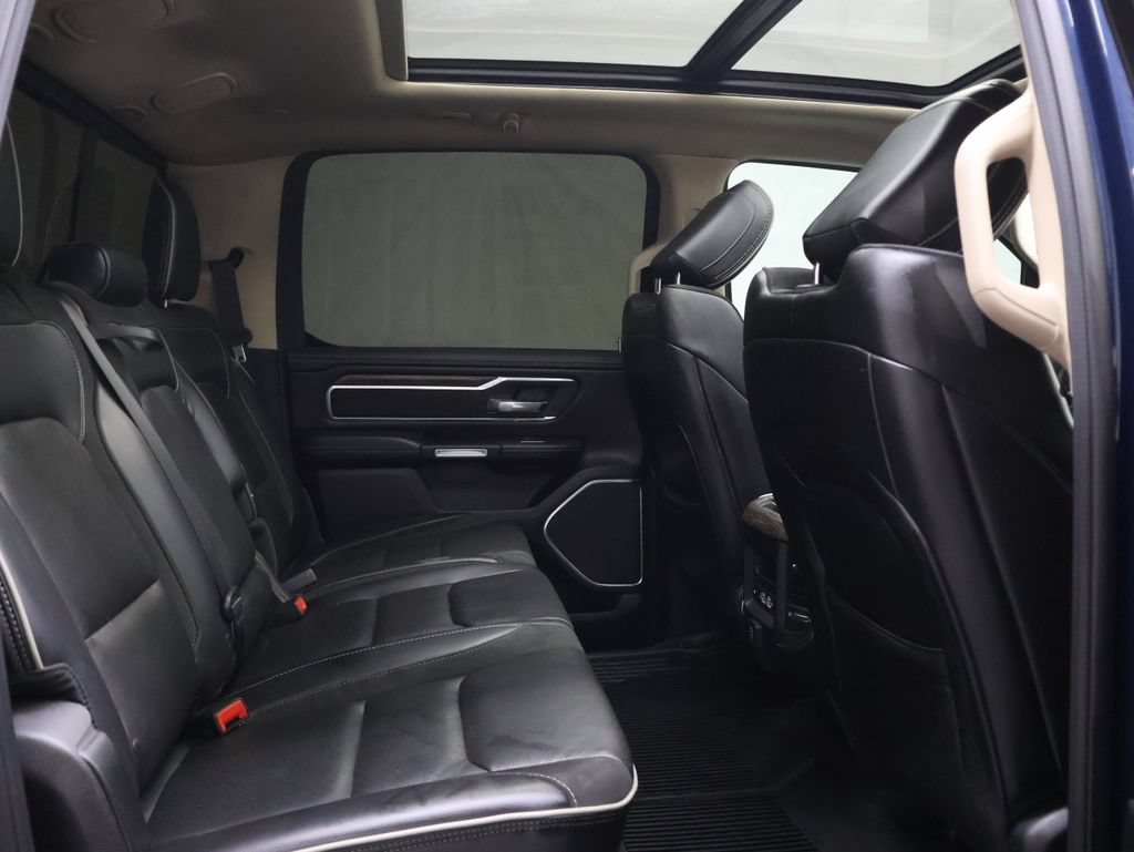 Used 2019 RAM 1500 Laramie AWD/4WD image 12