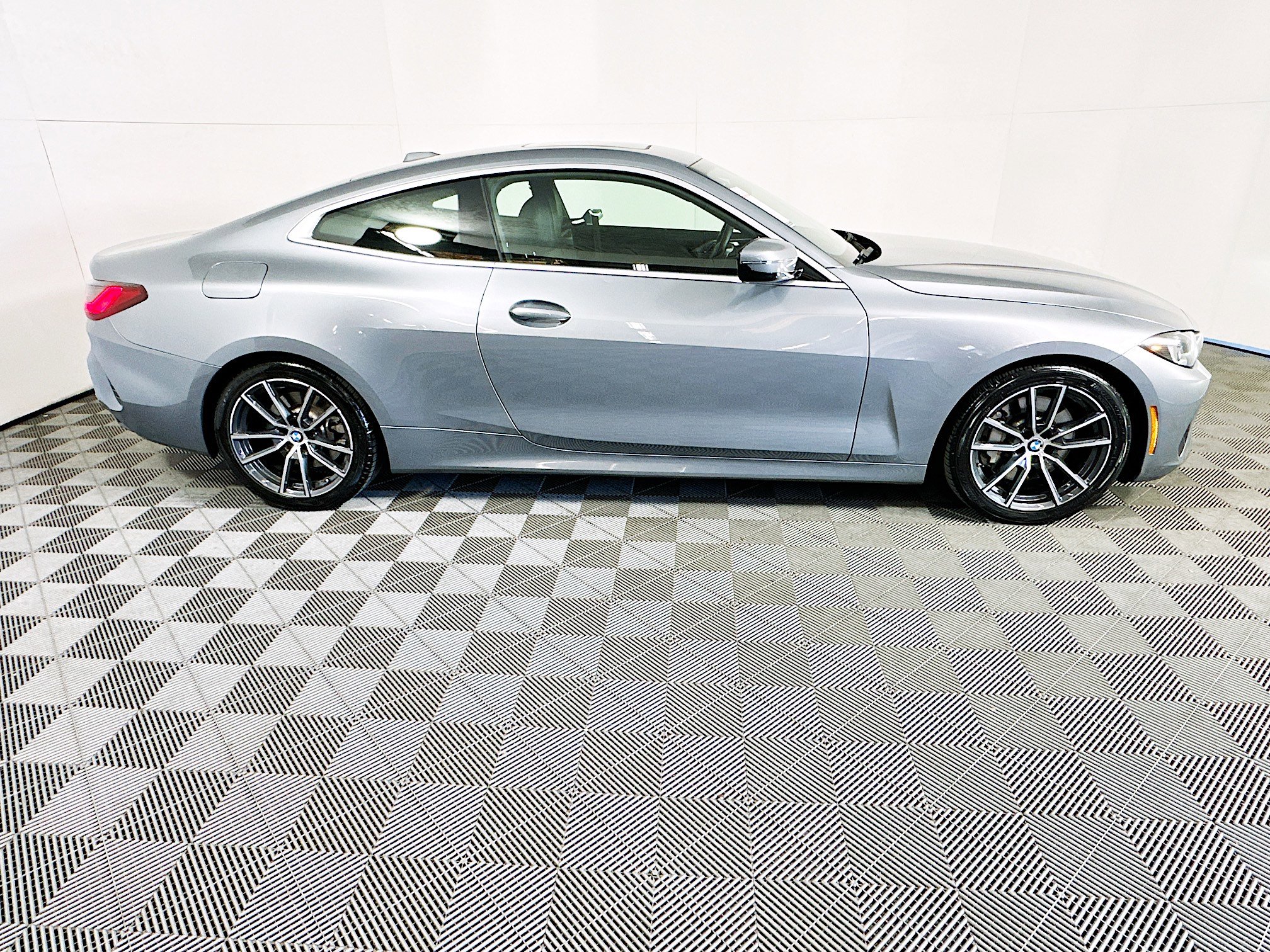 Used 2025 BMW 430i Coupe image 2