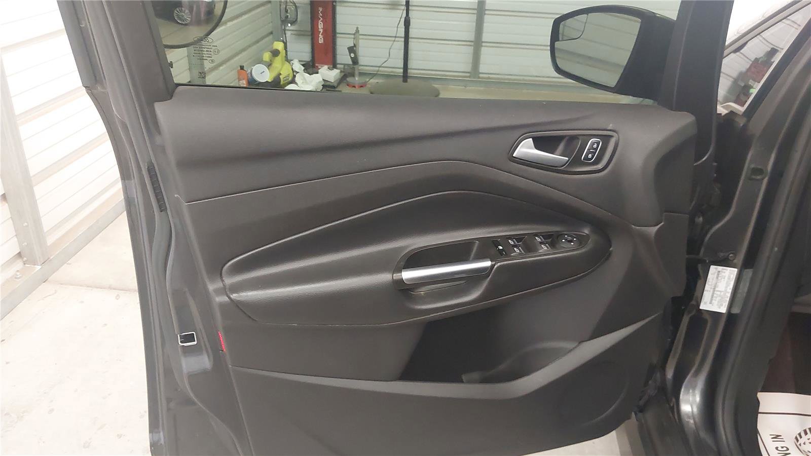 Used 2017 Ford C-MAX Energi SE w/ Equipment Group 401A image 22