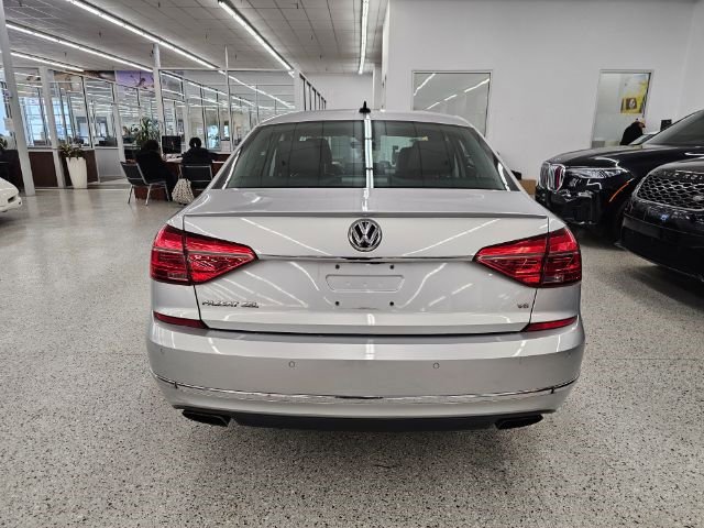 Used 2016 Volkswagen Passat 3.6 SEL Premium image 5