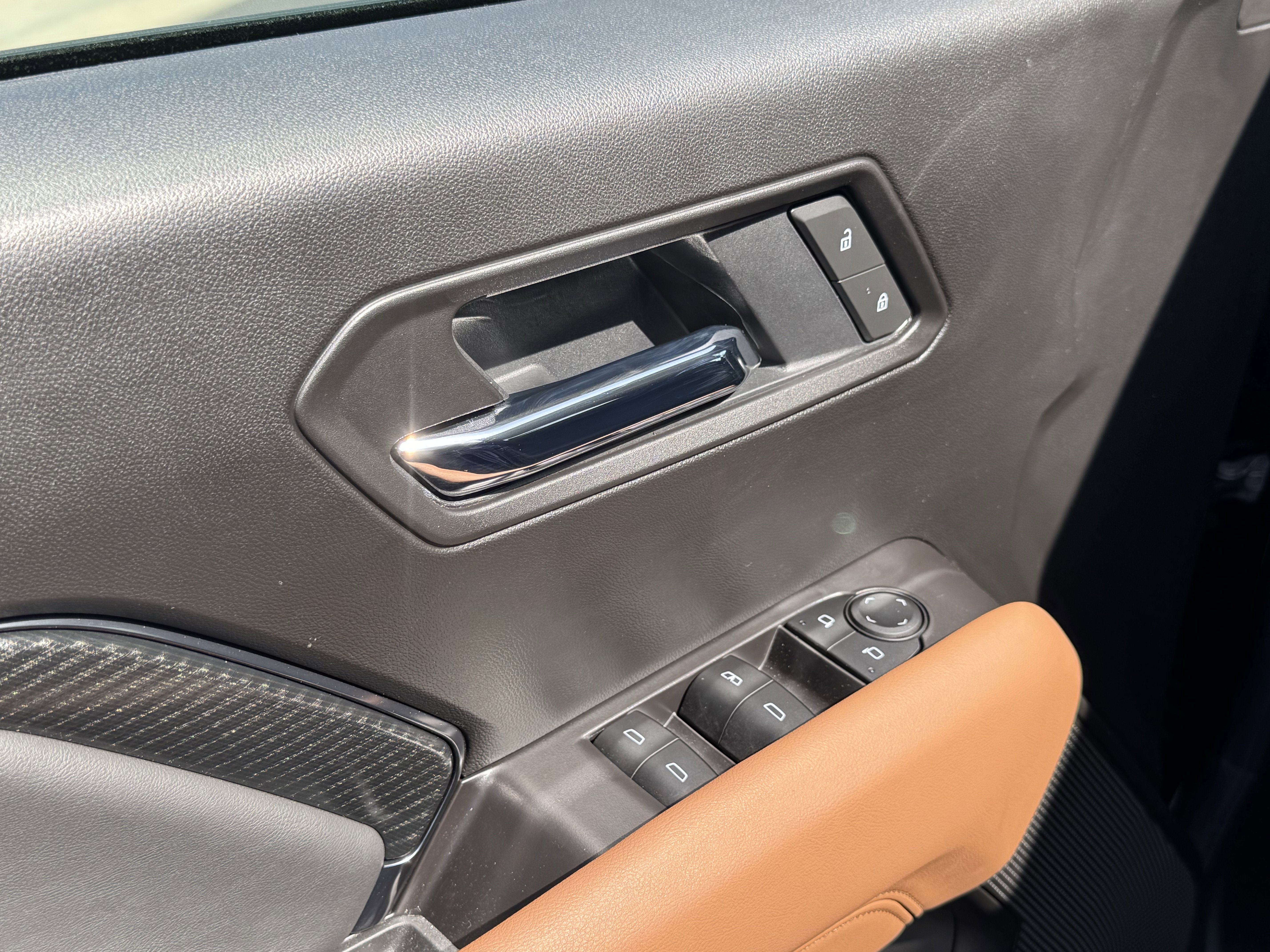 Used 2025 GMC Canyon AT4 w/ Nightfall Edition AWD/4WD image 15