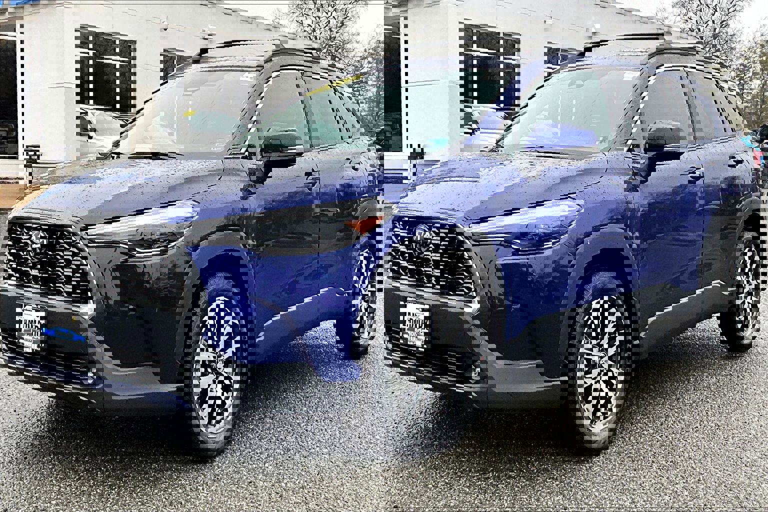 Used 2023 Toyota Corolla Cross XLE w/ Convenience Package image 1