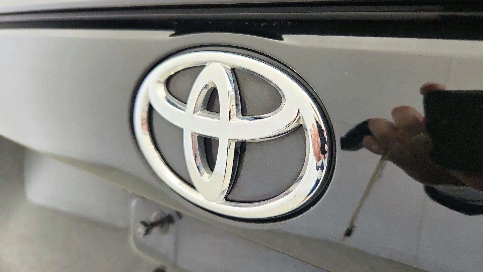 Used 2024 Toyota RAV4 XLE FWD image 36