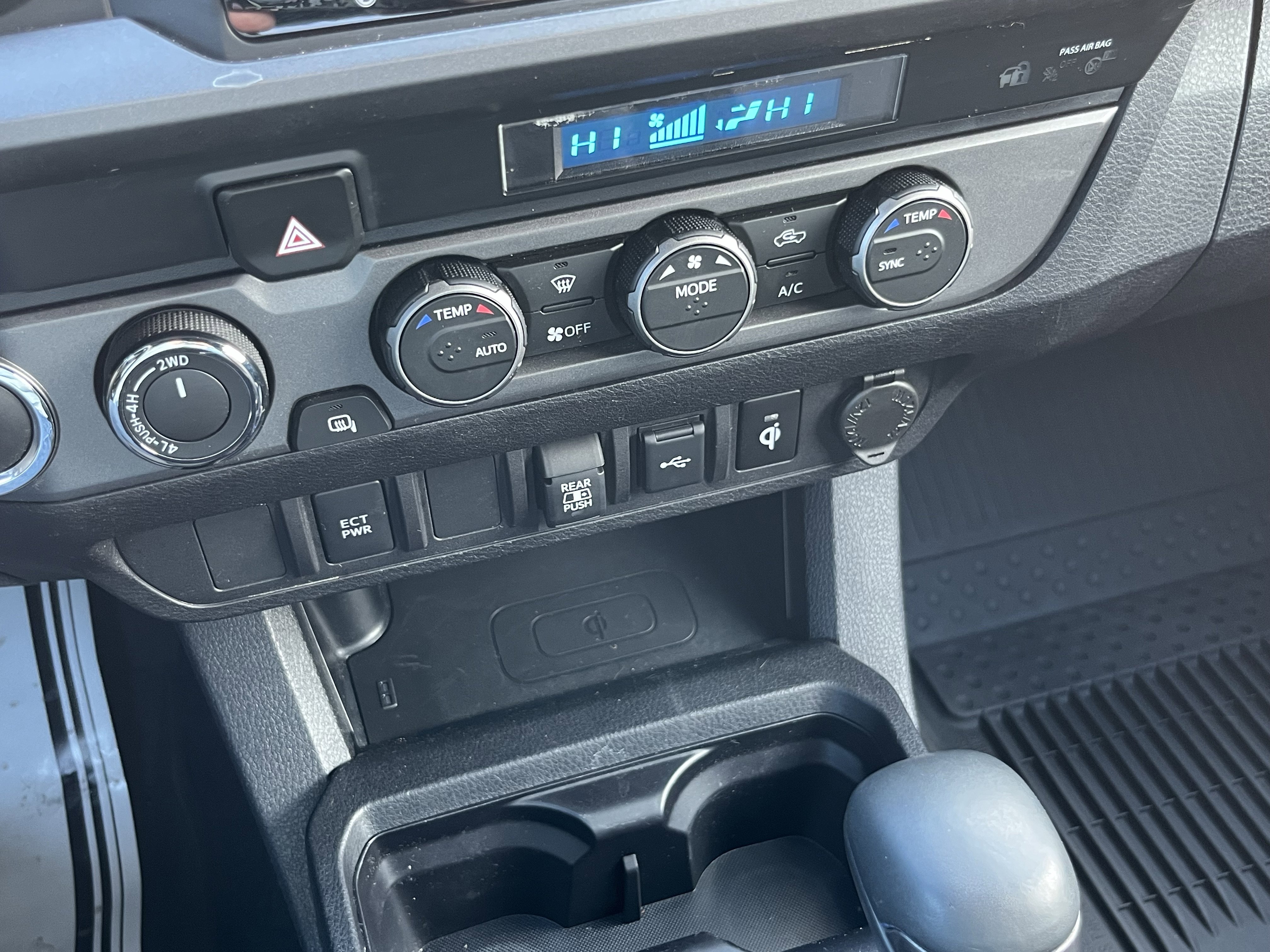 Used 2023 Toyota Tacoma TRD Sport image 27